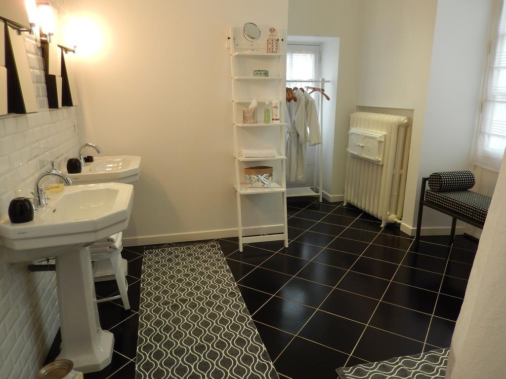 Maison Bossoreil Bed & Breakfast Angers Bagian luar foto